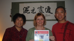 Qiao Zuoxian mester, Priol Ágnes, Liu Yuantong mester, Hunyuan Csi Gyógyítói tanfolyam, Meishan, Kína, 2012
